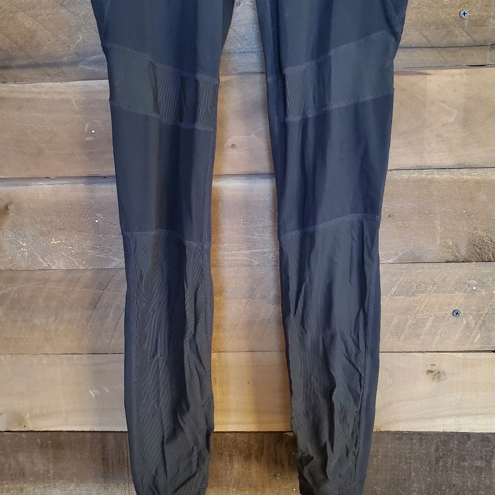Athleta Meshblock Stashpocket Salutation Tights - image 3